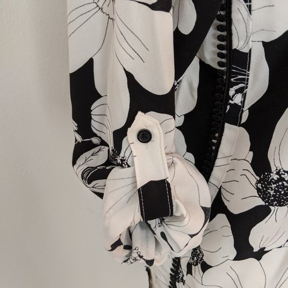 Tunic! Black and White Floral Print - Picture 5 of 8